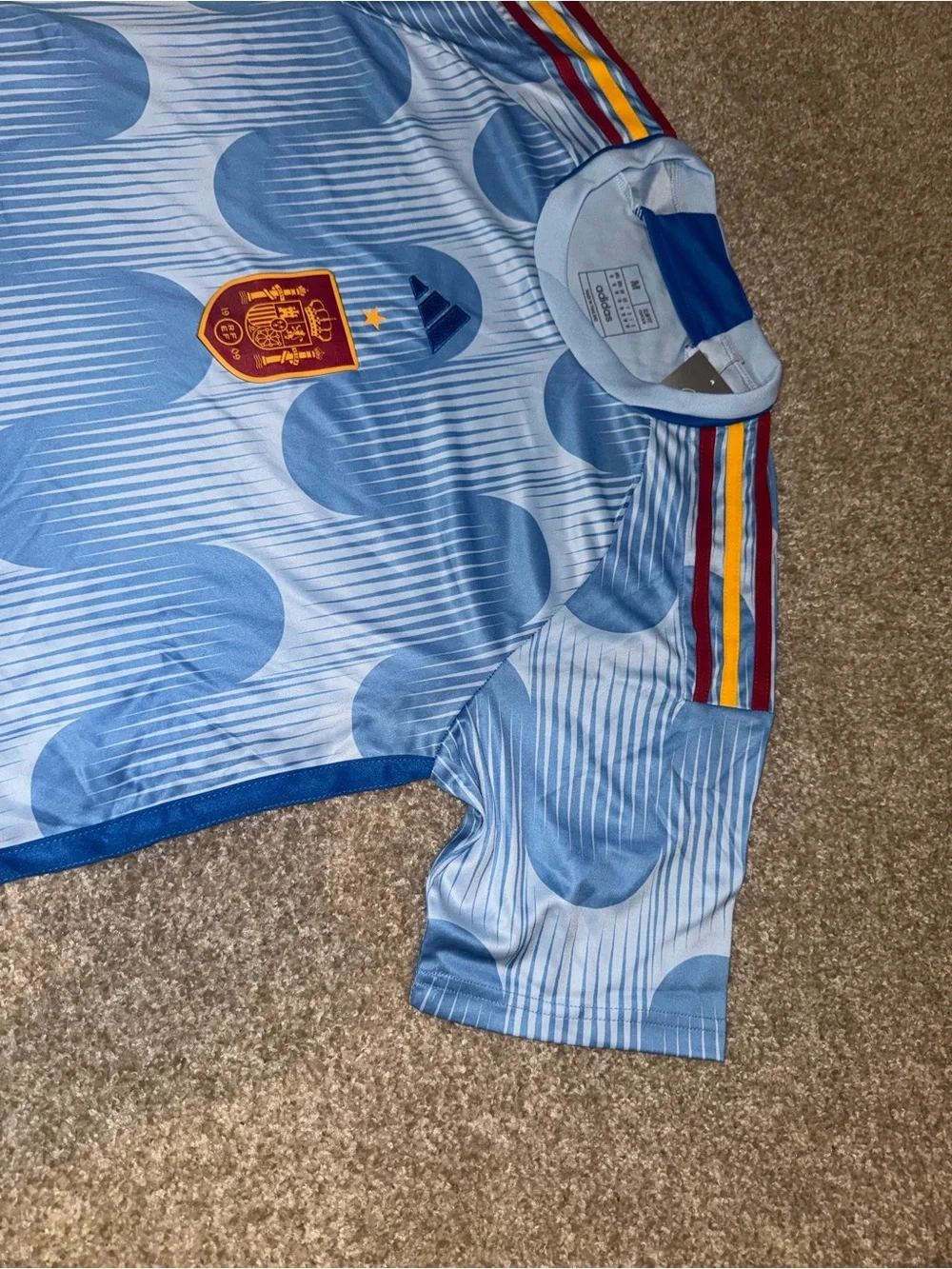 Adidas Spain 2022 Men’s Away Soccer Jersey 🆕 - Picture 2 of 7